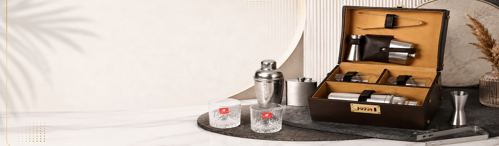 LUXURY DRINKWARE ESSENTIALS